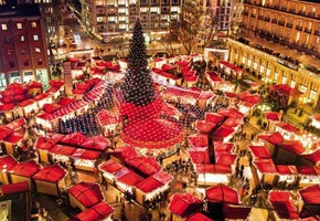 Christmas vs. Winter Cruises: What's Your Holiday Style?