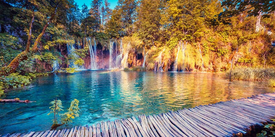 Marvelling at the natural beauty of the Plitvice Lakes
